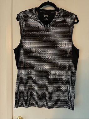 Everlast Black & White Striped V-Neck Athletic Tank #43